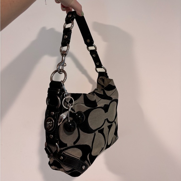 Sold‼️ Coach Carly Shoulder Bag - Picture 3 of 14